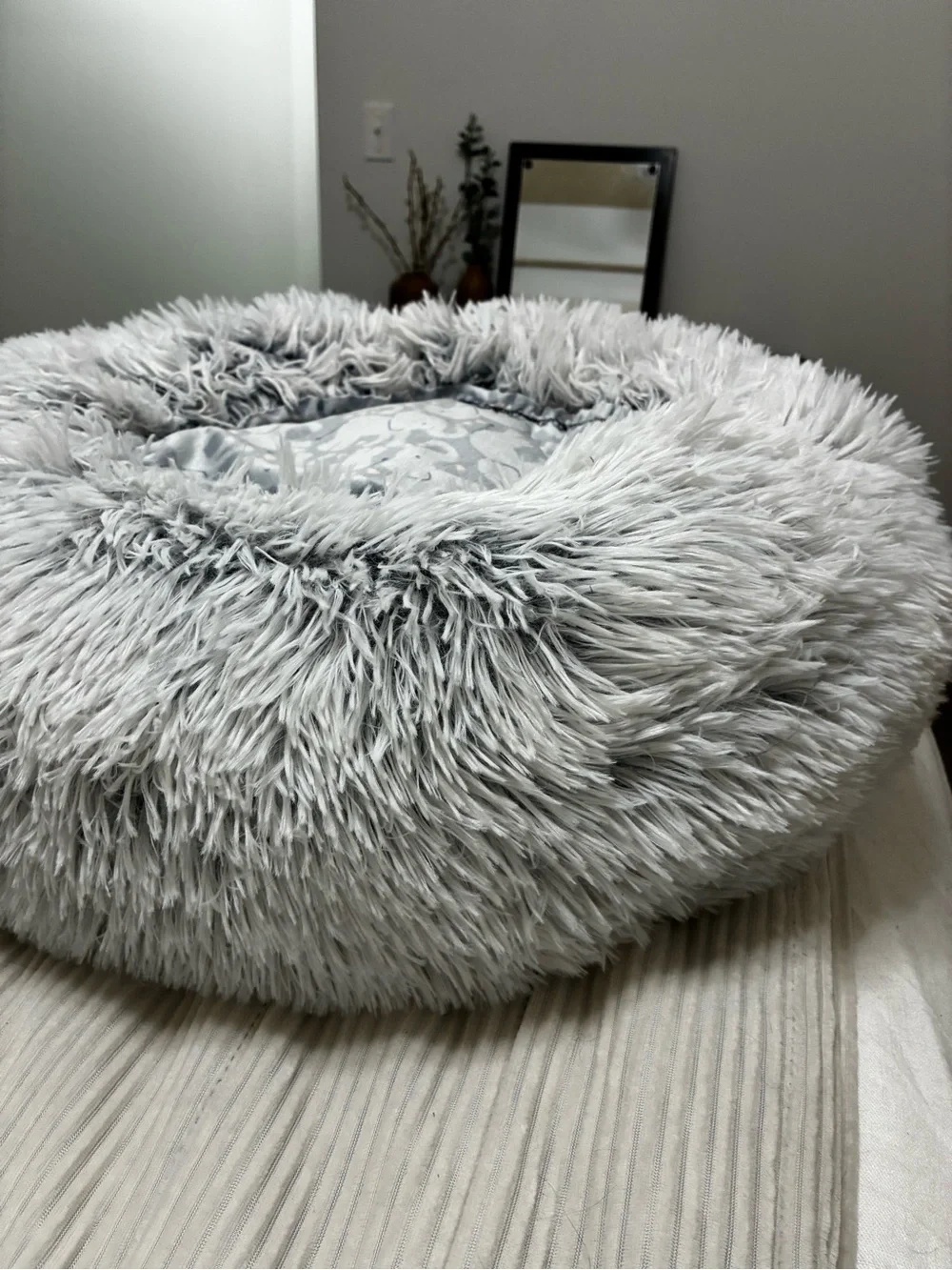 Plush Round Donut Pet Bed in Light Gray
